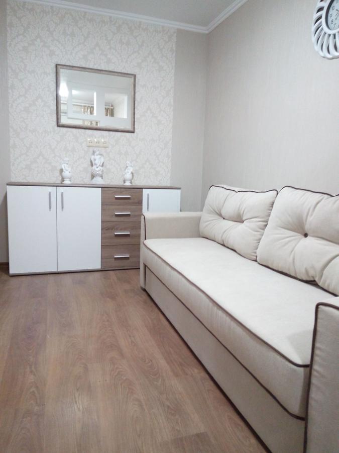Two-Bedroom Apartment In The Center Khmelʼnytsʼkyy エクステリア 写真